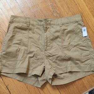 Old Navy Women's Cargo Shorts in Tan